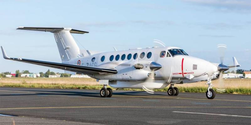  「空中國王 350 」為德事隆航空旗下比奇飛機（ Beechcraft ）品牌生產的經典雙發動機渦輪螺旋槳機種。 圖：翻攝自@Osinttechnical 