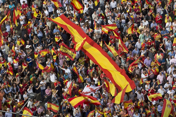 西班牙加泰隆尼亞自治區10月1日舉行獨立公投，支持率高達9成以上，自治區政府不排除單方宣布獨立。   圖：達志影像/美聯社資料照片