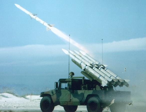 AIM-120系列飛彈是美國現役的主動雷達導引空對空飛彈，圖為AIM-120A系統，在2008年投入運作。   圖：翻攝雷神導彈系統商官網
