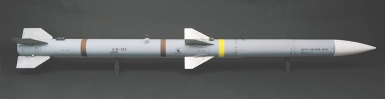 AIM-120C-7先進中程空對空飛彈，具有全天候、超視距作戰能力。   圖：翻攝雷神導彈系統商官網