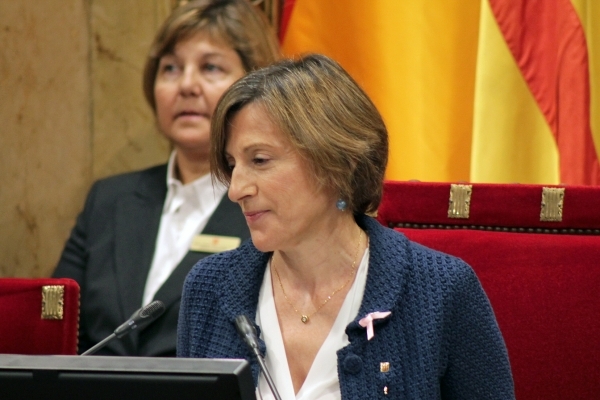 加泰隆尼亞自治區議長佛卡戴爾（前）5日回應西班牙憲法法院的命令，表示不容許議會內的言論自由受到侵犯。   圖：翻攝加泰隆尼亞自治區議會