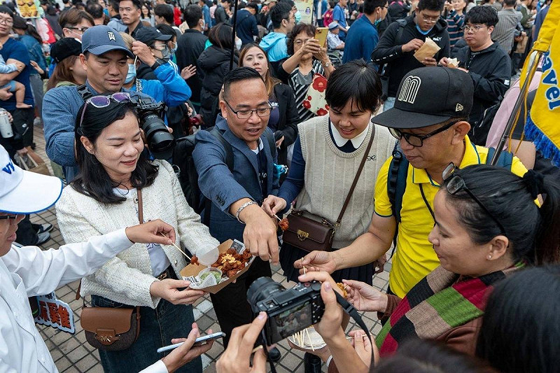 「高雄鹹酥雞嘉年華」已成為全台饕客引頸期盼與最具代表性的炸物盛會。 圖:高雄市觀光局/提供