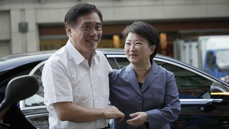 外界認為盧秀燕在黨主席選舉傾向支持郝龍斌，但盧秀燕卻是與六位候選人都保持等距關係。    圖：取自郝龍斌臉書