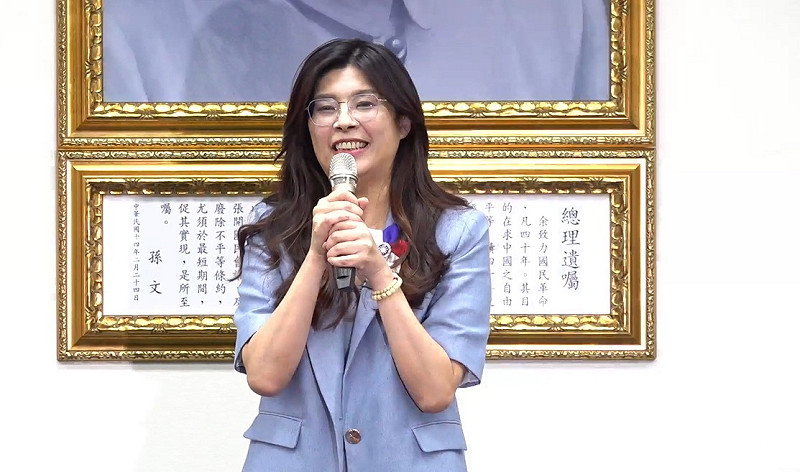 鄭麗文當選國民黨主席後，出面發表勝選宣言。   圖：擷取自國民黨臉書