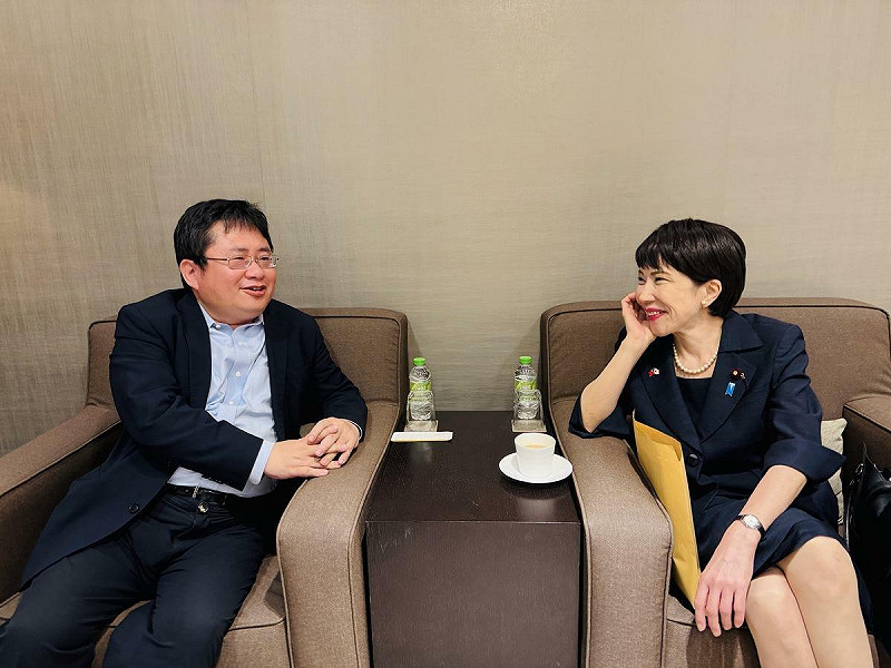 印太戰略智庫執行長矢板明夫與日本首相高市早苗。 圖:印太戰略智庫/提供