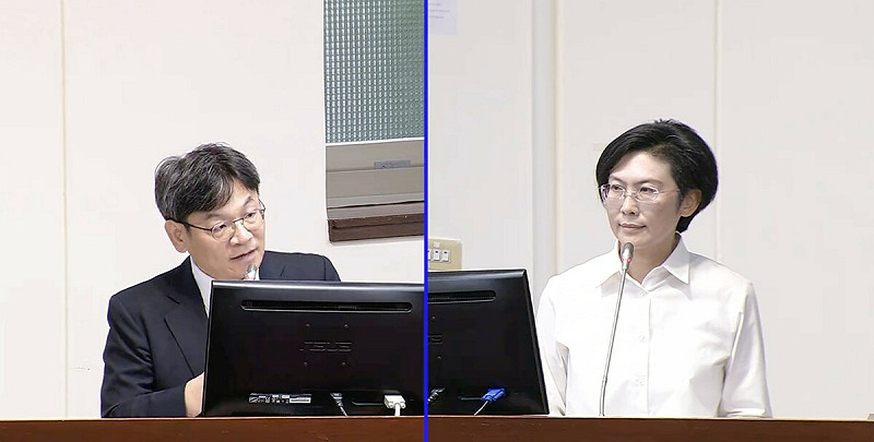 林岱樺(右)要求國發會新任主委葉俊顯(左)「矽光子產業開發平台」儘速於高雄設立，產官學研共建完整供應鏈。   圖：林岱樺辦公室/提供
