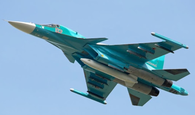 掛載導彈的俄軍蘇-34「鴨嘴獸」戰機 。 圖 : 翻攝自新華網 掛載導彈的俄軍蘇-34「鴨嘴獸」戰機 。 圖 : 翻攝自新華網
