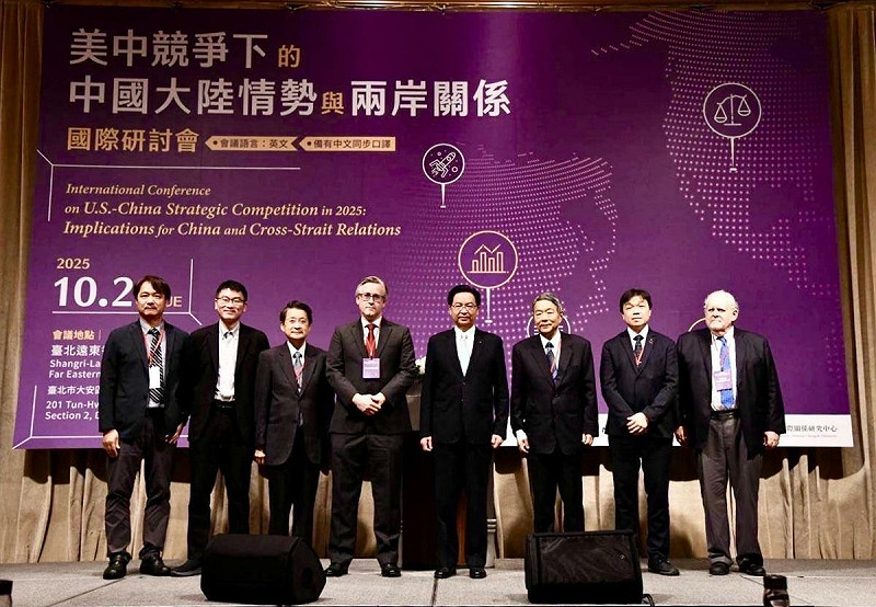 吳釗燮表示，第一島鏈作為單一戰區，已不再只是一個戰略構想，解放軍的作為已將其轉化為現實。   圖：國安會提供