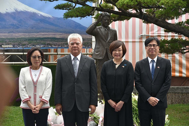  陳其邁、安倍昭惠、張吉雄、康裕成(右至左)。 圖：孫家銘攝 