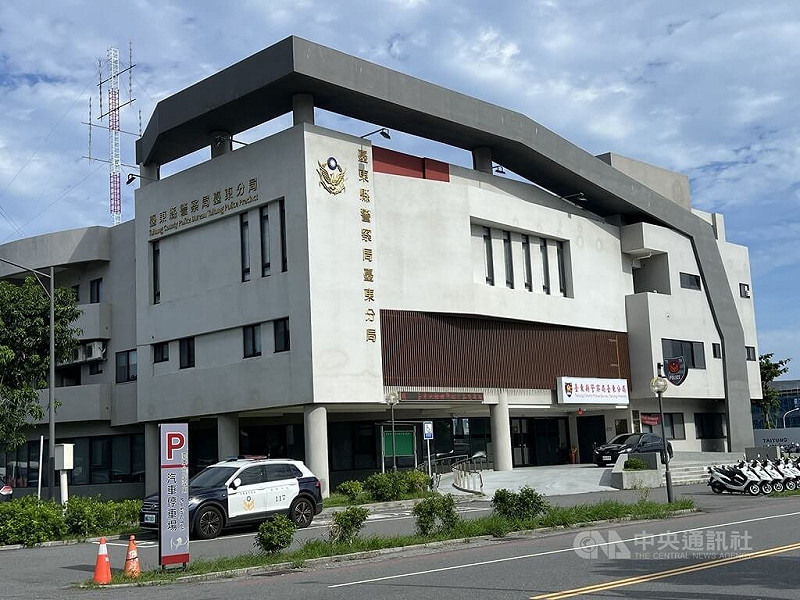 台東縣林姓員警熱愛健身，卻在勤務中前往健身房還偽造勤務表，台東縣警察局接獲檢舉展開調查，全案依偽造文書和詐欺罪移送台東地檢署偵辦。圖為台東縣警察局台東分局外觀。中央社記者盧太城台東攝　114年10月23日   