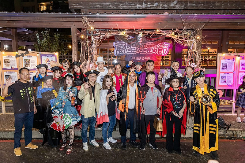 去年高雄萬聖狂歡節活動現場,今年將以「妖怪夜行祭」為主軸,邀請玩家走上街頭角逐最佳裝扮獎項。   圖:大高雄市觀光商圈總會/提供(資料照)