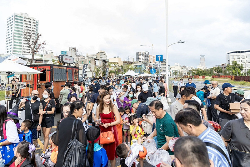 去年高雄萬聖狂歡節活動現場盛況。   圖:大高雄市觀光商圈總會/提供(資料照)