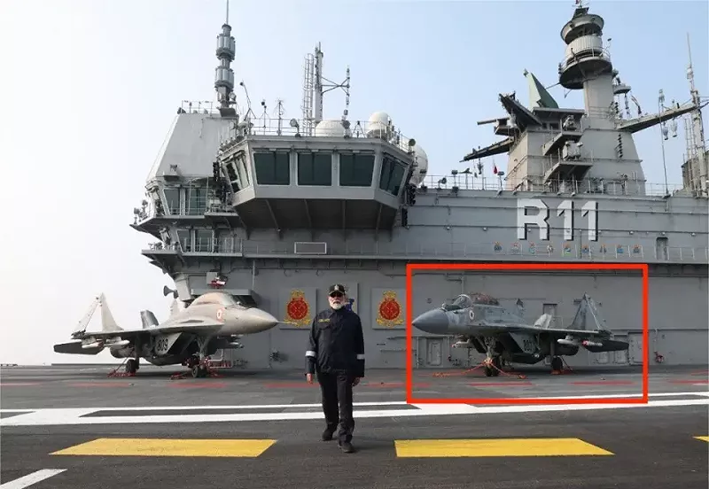 米格 29K 艦載機機身鏽跡斑斑、塗裝脫落且輪胎氣壓不足   圖:翻攝自騰訊網