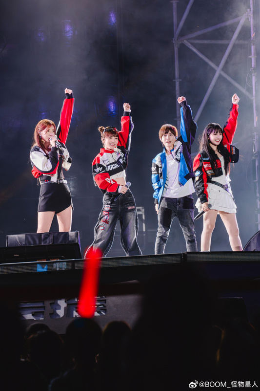 五月天師妹團「BOOM！怪物星人」傳出遭不明人士惡意檢舉，一度無法登台。   圖：取自「BOOM！怪物星人」微博