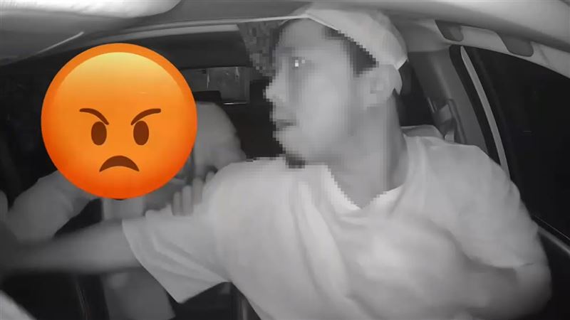 葉姓司機將行車紀錄器畫面PO網並發出「不自殺聲明」。   圖:翻攝自爆料公社