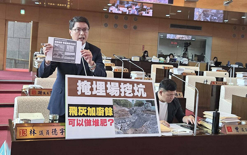 林德宇說,飛灰加廚餘要做來有機肥,這完全是錯誤的做法。   圖:台中市議員林德宇/提供