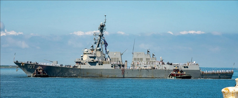 美國海軍勃克級驅逐艦「格雷夫利號（DDG-107）」。目前在加勒比海海域執行打擊毒品行動。   圖：翻攝DVIDS網站