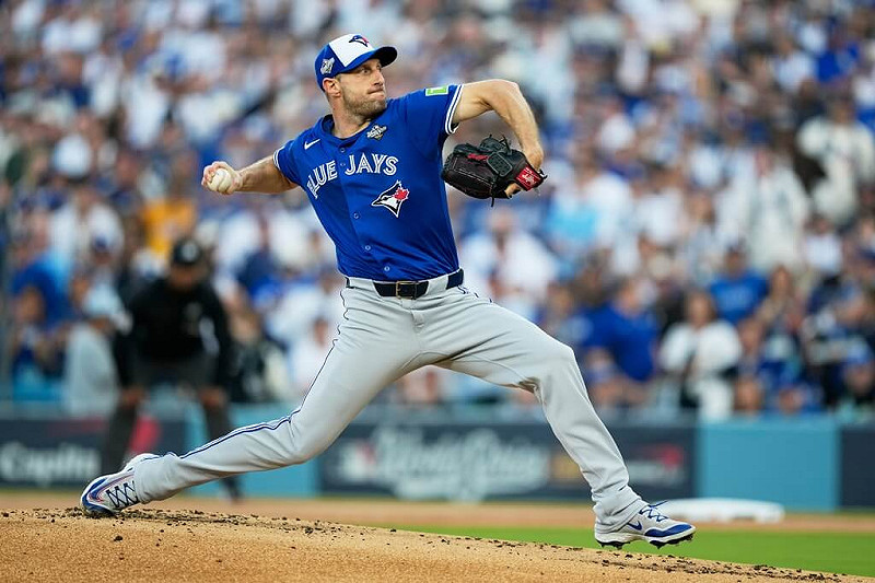 藍鳥派出41歲老將薛哲先發,生涯第4度踏上世界大賽舞台。(美聯社)