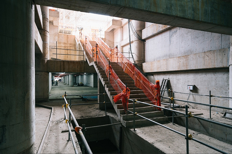 A14車站連通至地面樓梯。   圖：交通部／提供