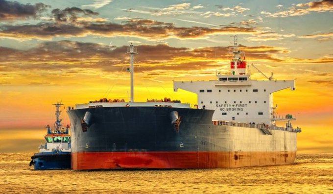 在美國對俄羅斯與伊朗加強能源制裁之際,一張橫跨歐亞、暗中運送被制裁石油的「影子艦隊」(Shadow Fleet)網路逐漸浮出水面。   圖:翻攝自X帳號@jurgen_nauditt