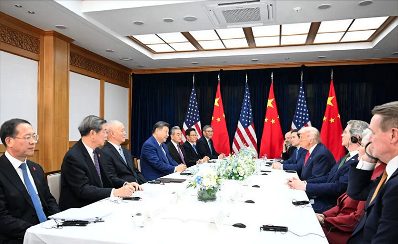 中國國家主席習近平30日藉由 APEC 領袖峰會在韓國釜山與美國總統川普舉行會晤。   圖：翻攝自央視