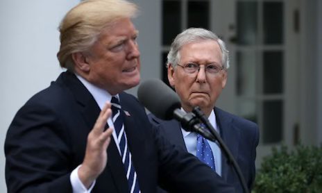 參院共和黨領袖米奇·麥康諾(Mitch McConnell)在投票前公開表示,他將支持終止川普關稅權限的決議案。   圖:翻攝自 X Republicans against Trump