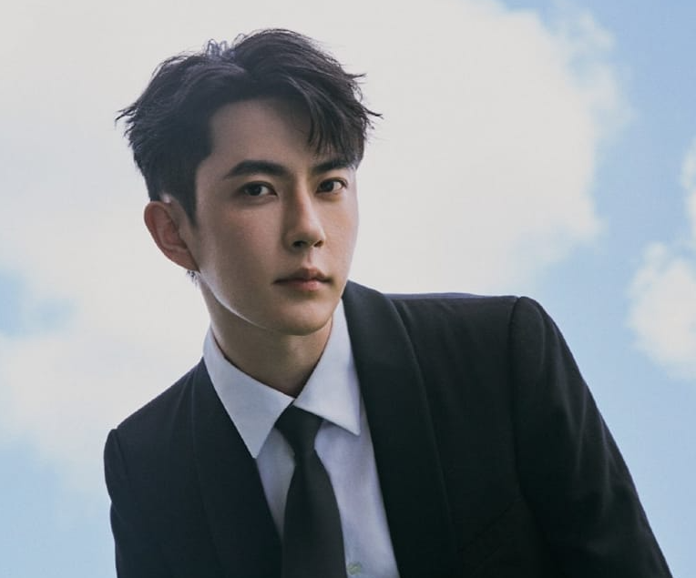 于朦朧上月11日驚傳墜樓身亡，事後網友指出案件有許多疑點，如今事件已延燒近2個月。   圖：翻攝自于朦朧微博