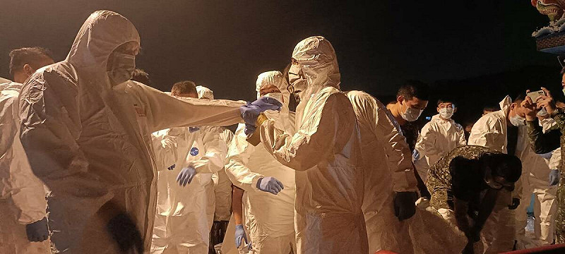 國軍進駐案場,進行整裝與行前說明。   圖:國防部提供