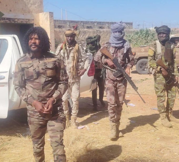 蘇丹「快速支援部隊」( RSF )近期宣布佔領北富爾達爾州的首府法西爾市,並對該市發動大規模屠殺。圖為 RSF 成員。   圖:翻攝自 @Goukouni5348 X 帳號