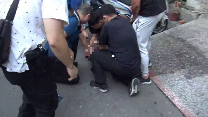 以越南籍陳姓男子為首的外籍車手團，從114年7月底在雲林縣斗六地區的金融機構提領共上千次，警方成立專案小組，陸續逮捕陳男等12人。（警方提供）中央社記者姜宜菁傳真　114年10月31日   