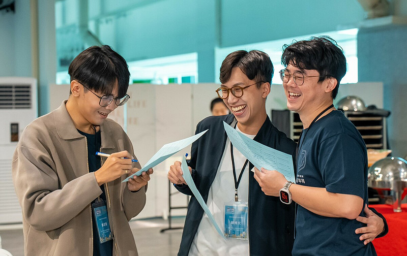 青年彼此交流經驗與想法，展現全國青年諮詢組織間的團結與連結。   圖：高雄市青年局/提供