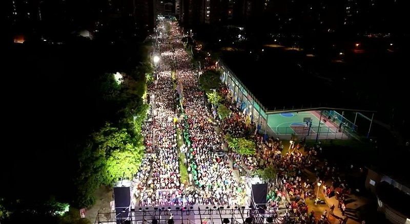 林岱樺在臉書貼出「大改革護國市長」造勢晚會空拍畫面,展現萬人場次的實力,是市長初選以來最大場面。 圖:林岱樺辦公室/提供