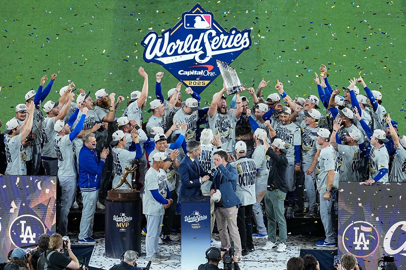 美國洛杉磯道奇隊昨（1）日晚間奪下世界大賽冠軍衛冕寶座。   圖：取自 X@MLB