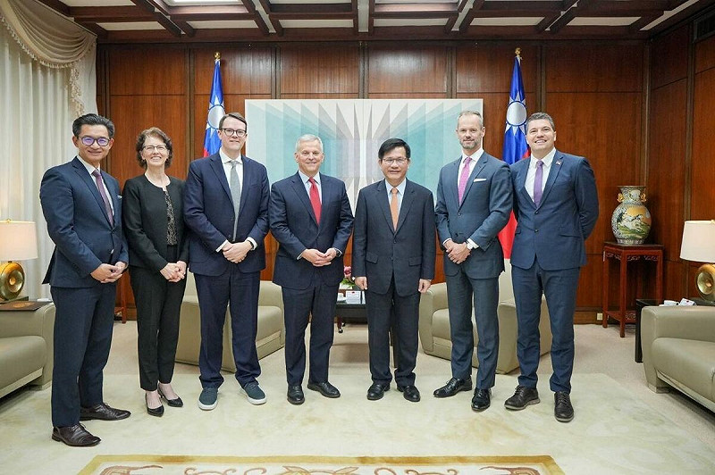 林佳龍接見美國北卡羅萊納州州長史坦(Josh Stein)率領的經貿訪問團。 圖:外交部提供   林佳龍接見美國北卡羅萊納州州長史坦(Josh Stein)率領的經貿訪問團。 圖:外交部提供