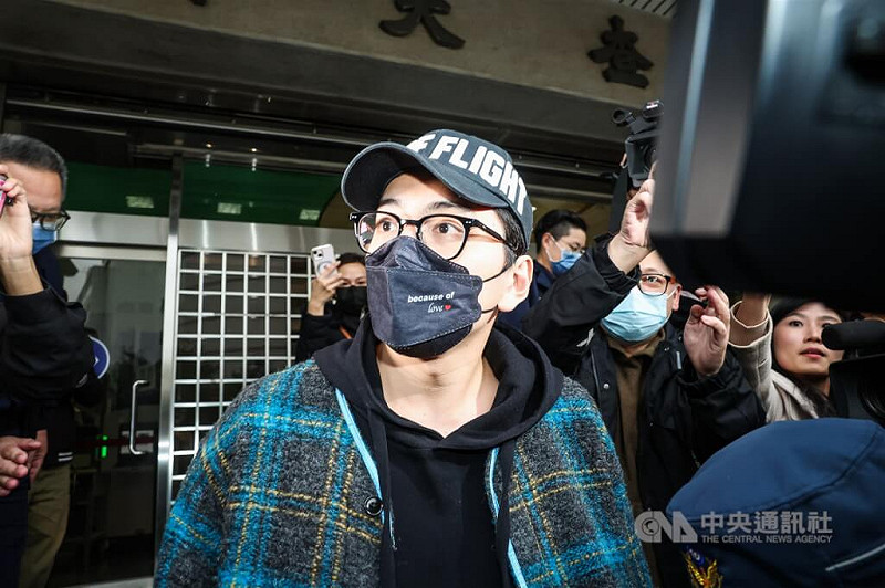 藝人王大陸2月18日涉逃兵役移送新北檢，訊後交保離開。（中央社檔案照片）   