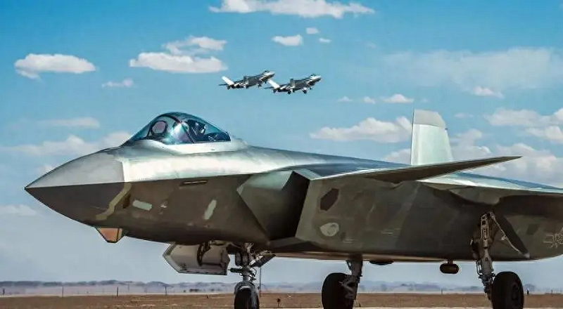  殲-20 戰機。 圖：翻攝自 騰訊新聞@張斌說 