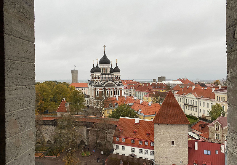 愛沙尼亞首都塔林，圖中左後方的長赫爾曼塔（Long Hermann）為愛沙尼亞國會所在地。   圖：達志影像／美聯社 提供