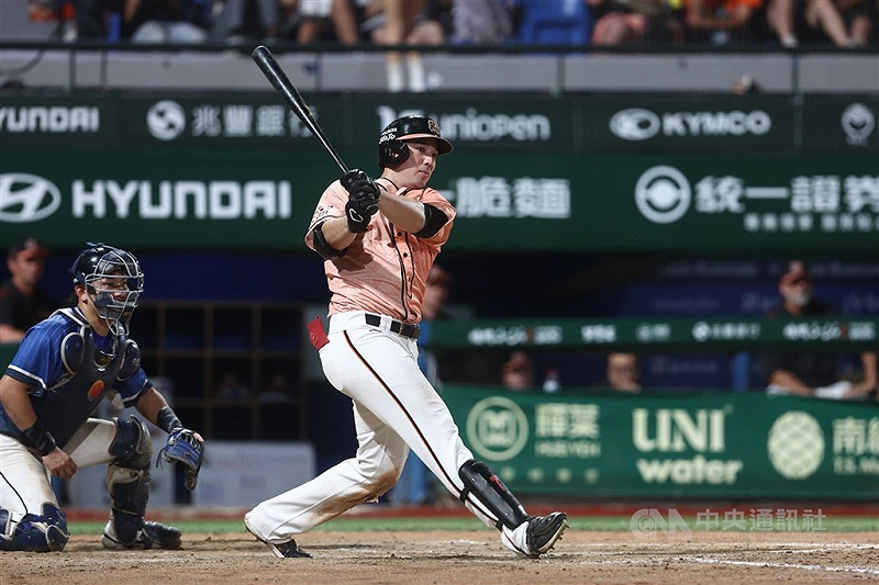 中職統一7-ELEVEn獅隊強打林安可正式行使旅外自由球員權利，領隊蘇泰安表示，明白這是林安可的夢想，抱持著祝福態度。（中央社檔案照片）   