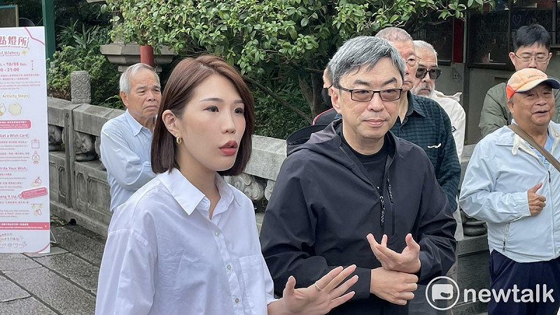 前記者馬郁雯（左）與民進黨前立委段宜康（右）。   圖：高逸帆 / 攝