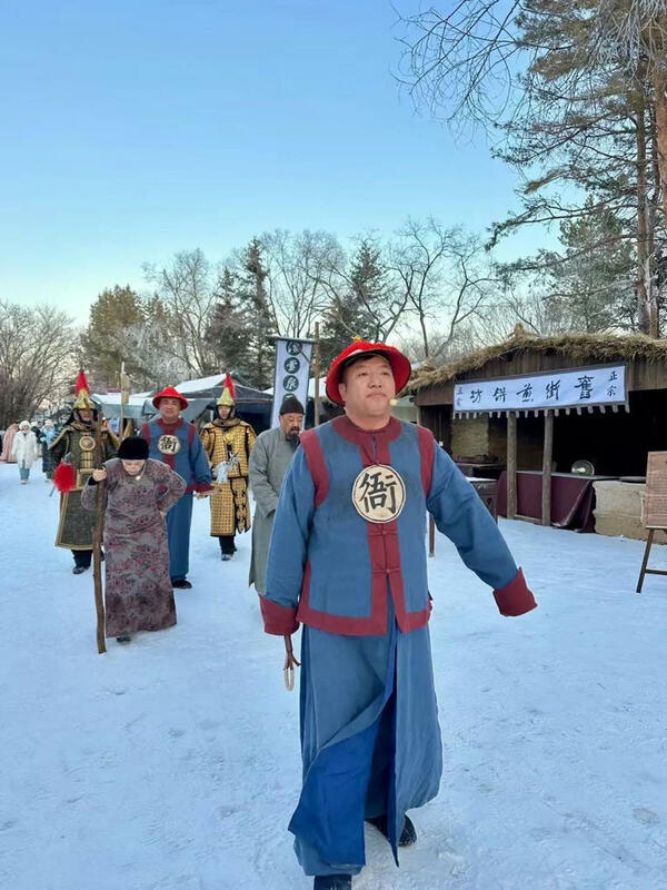 行程中的場景與扮裝 NPC。   圖：翻攝自生活小课堂