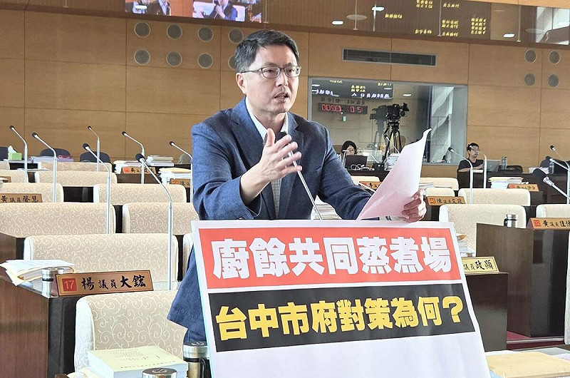 林德宇說，盧秀燕市長至今居然連一句道歉都沒有，連懲處原則、懲處期程、懲處名單也沒有，市長還在市政會議上輕描淡寫，自我吹捧「即時拆彈、化解危機、鎖住疫情」，實在是太荒謬。   圖：台中市議員林德宇/提供