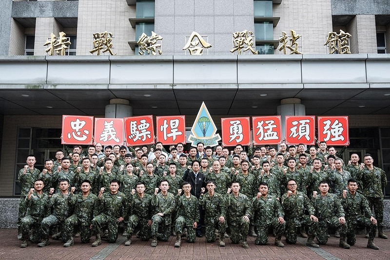 賴清德總統4日勗勉北部地區支援樺加沙颱風造成花蓮馬太鞍溪溢堤救災部隊。   圖：總統府提供