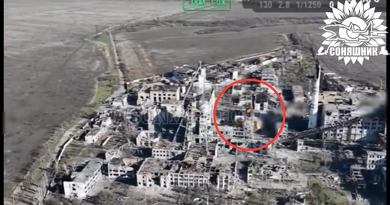 烏克蘭一架 Su-27 戰鬥機使用美製 GBU-62 導引炸彈,摧毀了一處俄軍無人機控制中心。 圖:翻攝自 X 烏克蘭一架 Su-27 戰鬥機使用美製 GBU-62 導引炸彈,摧毀了一處俄軍無人機控制中心。 圖:翻攝自 X