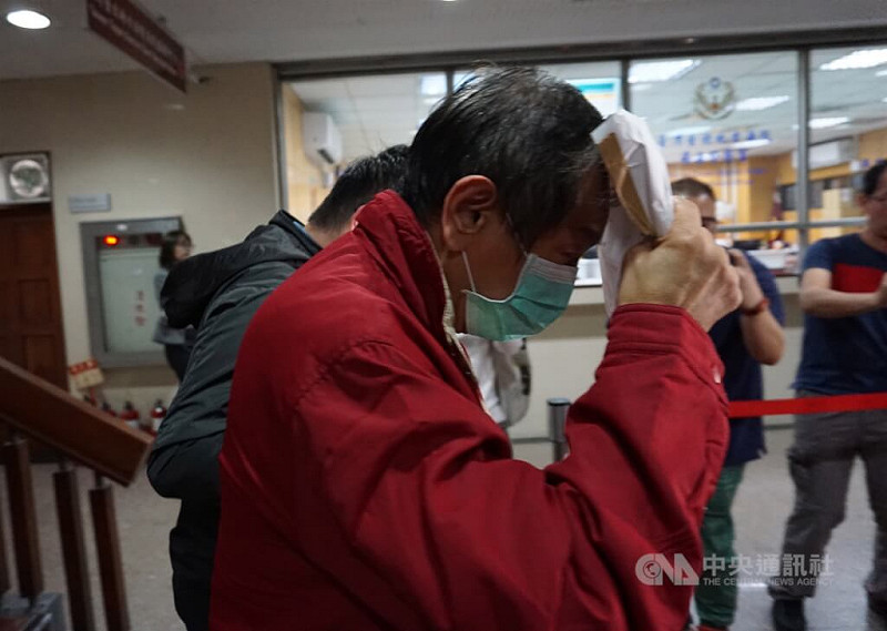 藝人夏于喬之父夏世紘（前）涉富南斯公司不法吸金案。（中央社檔案照片）   