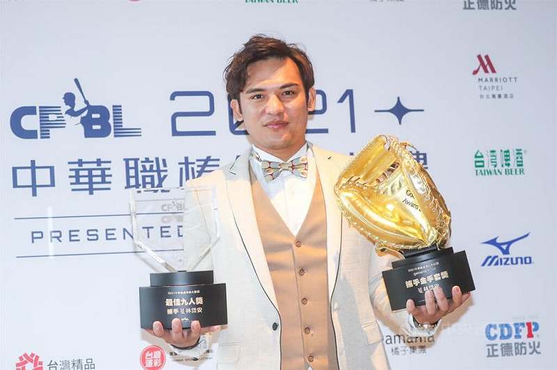 中職統一獅隊捕手林岱安2021年拿下捕手金手套及最佳9人捕手獎。（中央社檔案照片）   