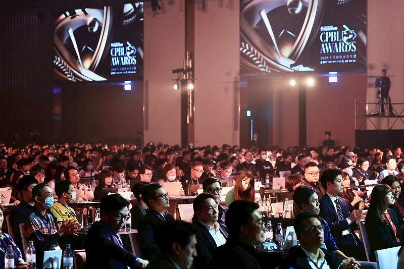 頒獎典禮800位球迷席次爆滿。   圖：高雄市政府/提供