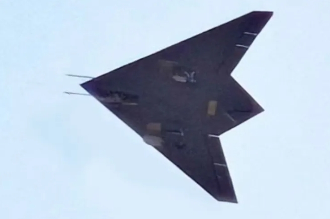 解放軍攻擊系列無人機。   圖 : 翻攝自利刃