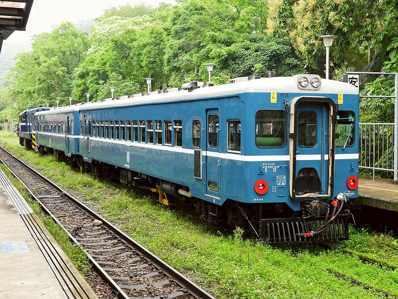 富岡鐵道藝術生活節有機會看到總統花車和DR藍寶寶復古列車靜態展。   圖：台鐵／提供