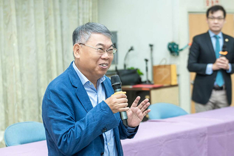台灣扶輪教育基金會董事長陳喬峯期待以獎學金嘉勉學子。   圖：高雄西區扶輪社/提供
