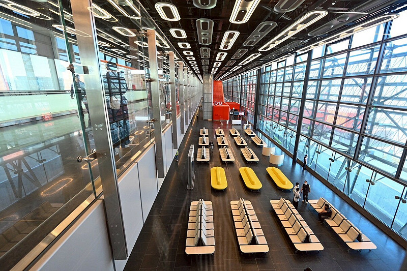 桃機第三航廈北登機廊廳。   圖：行政院提供